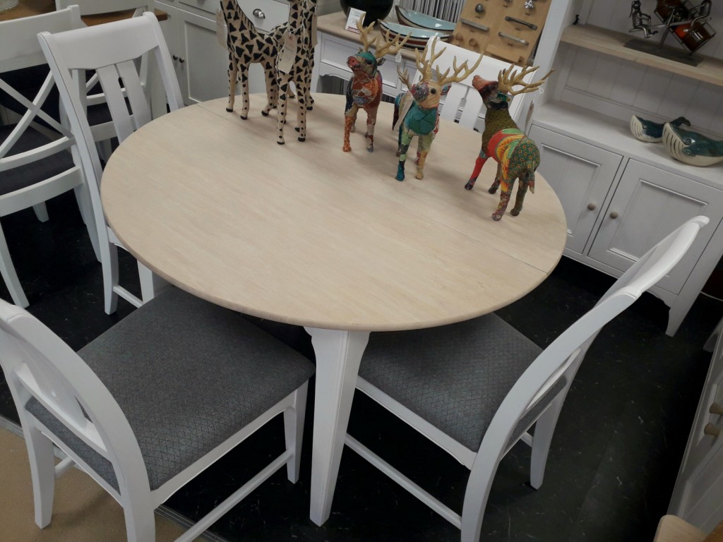 Barrow Clark Vermont Dining Table And 4 Chairs